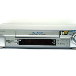 Panasonic NV-HS 825 4 S-VHS Videorekorder